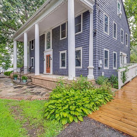 Quintessential New England Home With Patio And Grill! Putnam Exterior foto