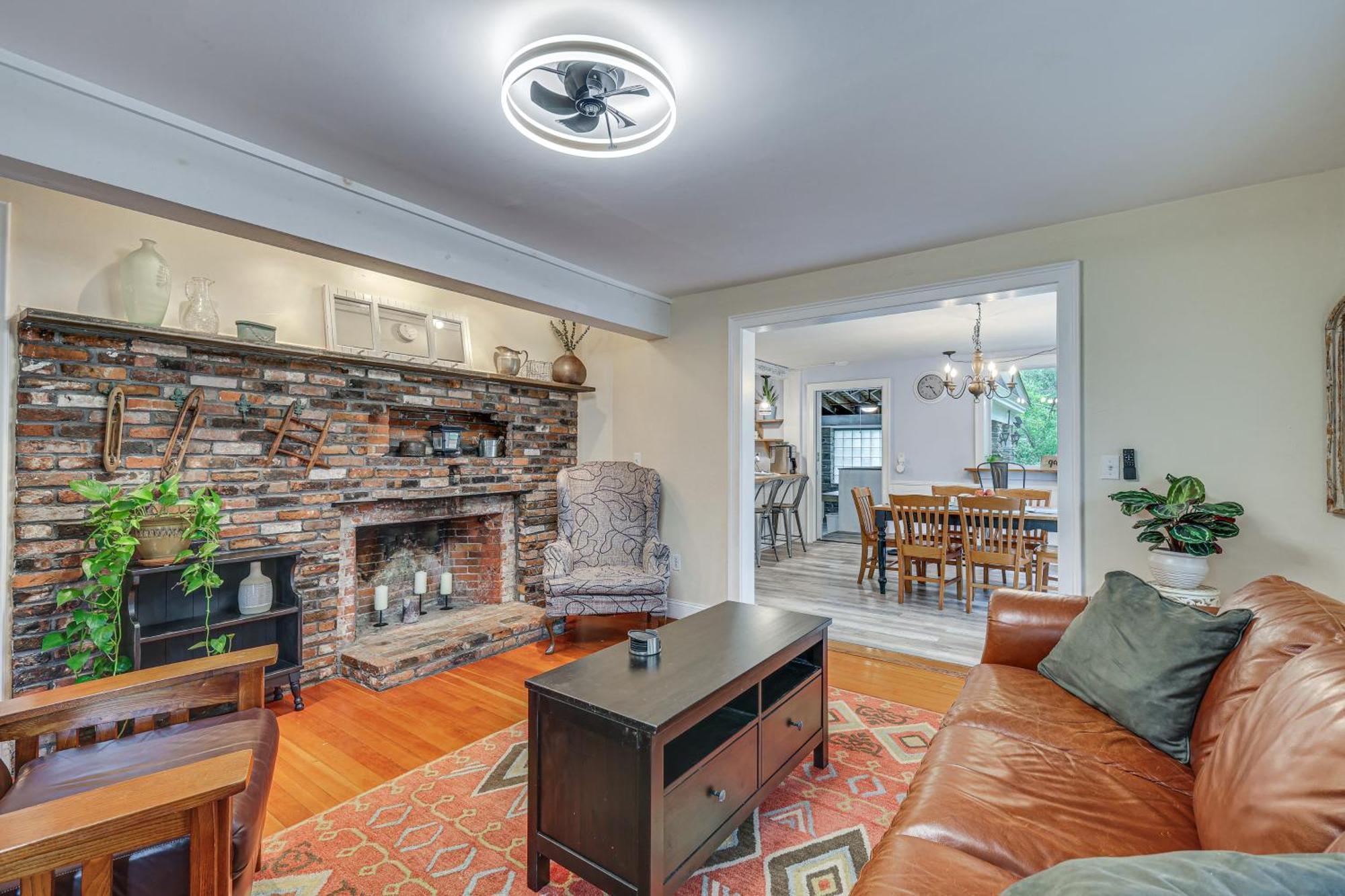 Quintessential New England Home With Patio And Grill! Putnam Exterior foto